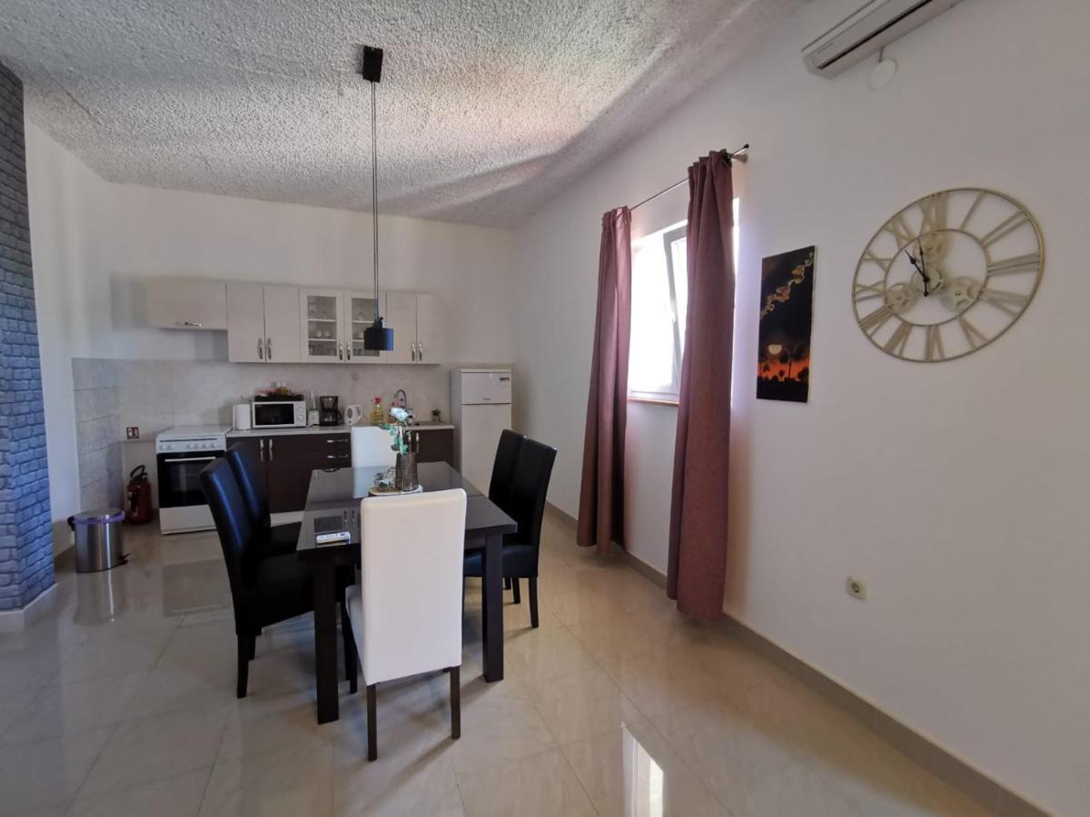Priska Apartment Kaštela Zewnętrze zdjęcie